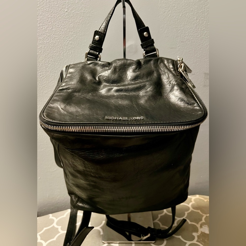 Michael Kors Lisbeth Women Black Leather Backpack